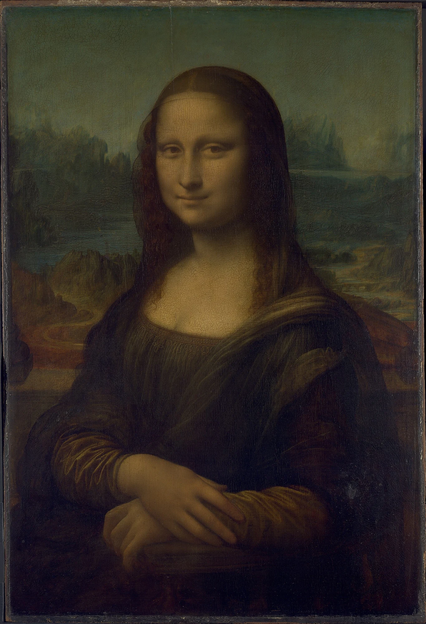 Mona Lisa inteira: Lisa Gherardini sentada com as mãos sobrepostas, diante de montanhas, caminhos e água numa paisagem distante