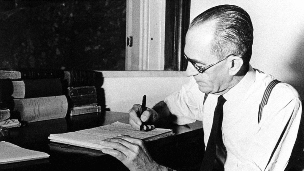 Graciliano Ramos - Biografia e Obras do Autor de Vidas Secas